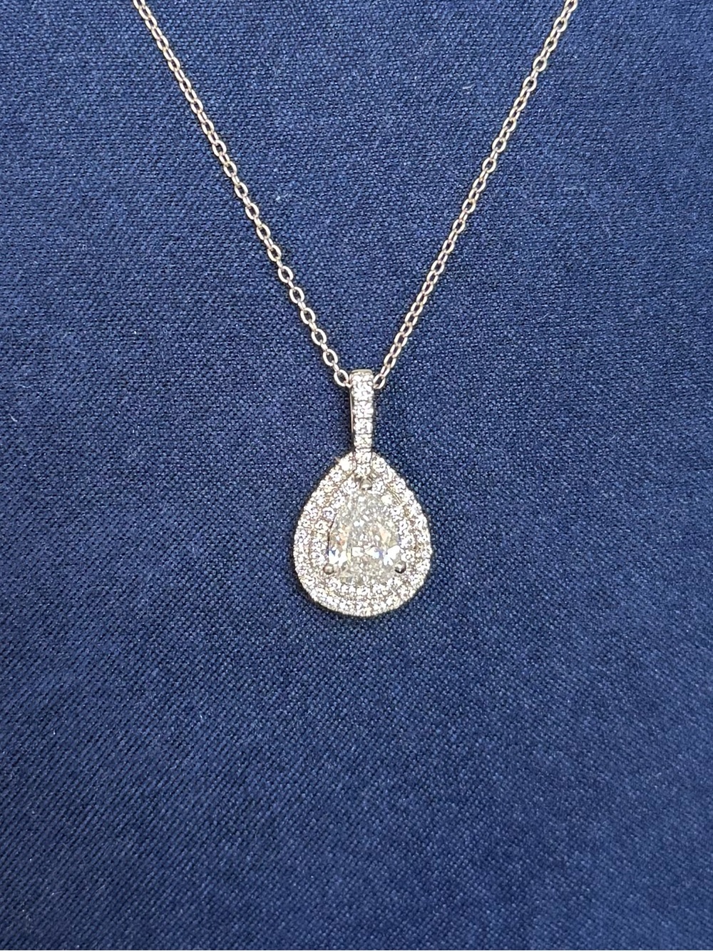 GORGEOUS 1.7 ct Natural Diamond Pendant